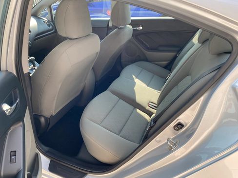 Used 2015 Kia Forte LX FWD image 9