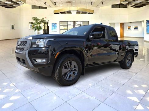 New 2025 Nissan Frontier SV w/ SV Convenience Package image 2