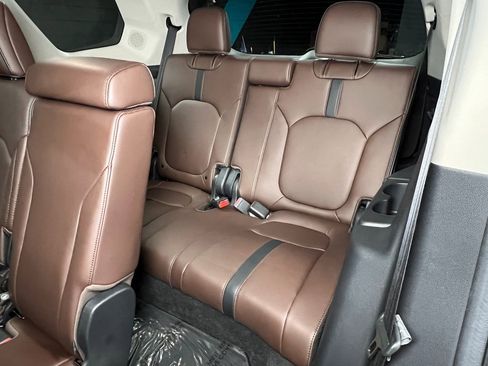 Used 2025 Honda Pilot Elite image 16