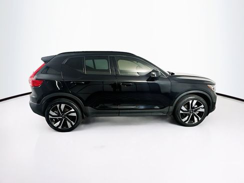 Used 2024 Volvo XC40 B5 Plus AWD/4WD image 10