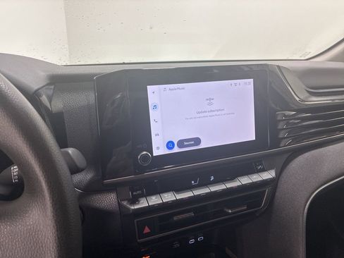 Used 2025 Toyota Camry Hybrid image 20