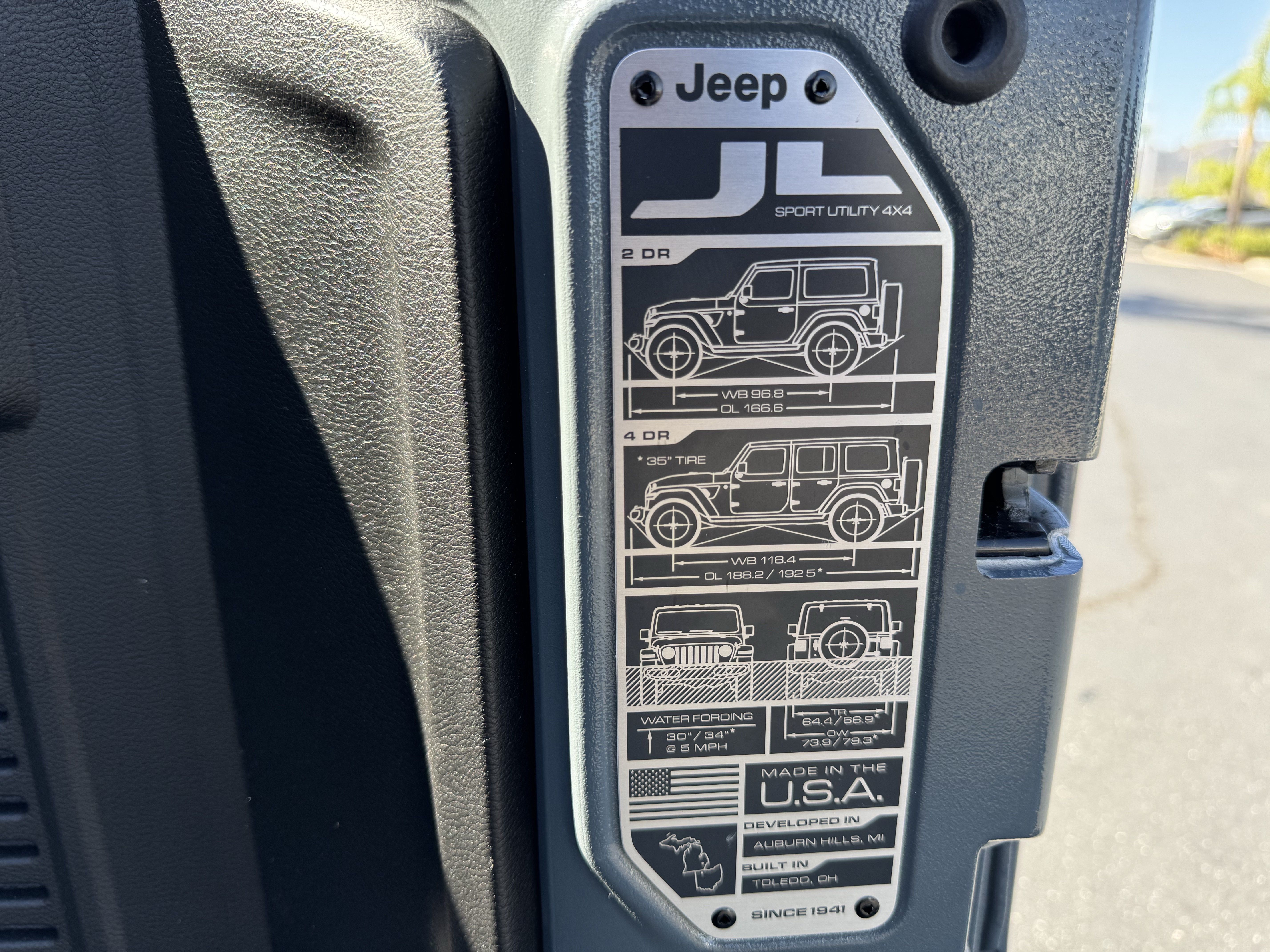 Used 2024 Jeep Wrangler Unlimited Sahara AWD/4WD image 39