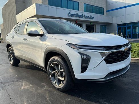 New 2025 Chevrolet Trax LT w/ Driver Confidence Package image 25