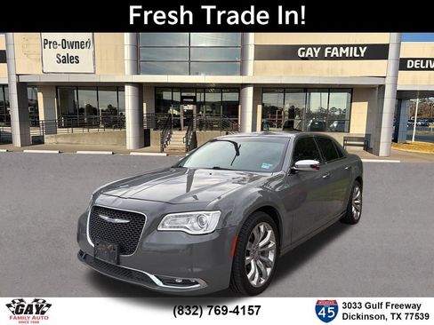 Used 2018 Chrysler 300 Limited w/ Harman/Kardon Audio Group RWD image 3
