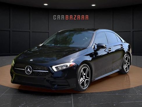 Used 2021 Mercedes-Benz A 220 image 1