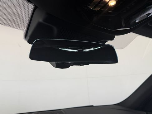 Used 2027 BMW 530i w/ Convenience Package RWD image 25