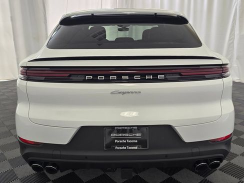 Certified 2025 Porsche Cayenne E-Hybrid Coupe AWD/4WD image 7