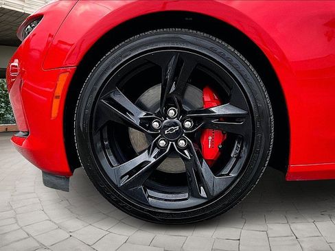 Used 2022 Chevrolet Camaro LT w/ RS Package image 8