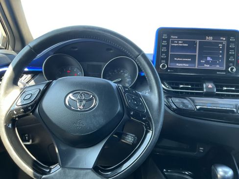 Used 2021 Toyota C-HR XLE FWD image 10