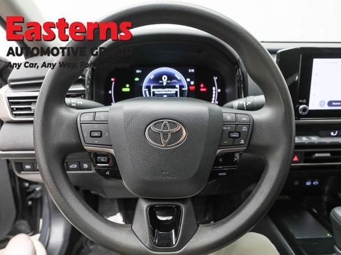 Used 2025 Toyota Camry LE image 10