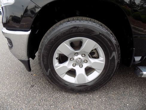 Used 2022 RAM 1500 Big Horn AWD/4WD image 14