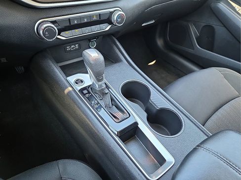 Used 2025 Nissan Altima 2.5 SV FWD image 25