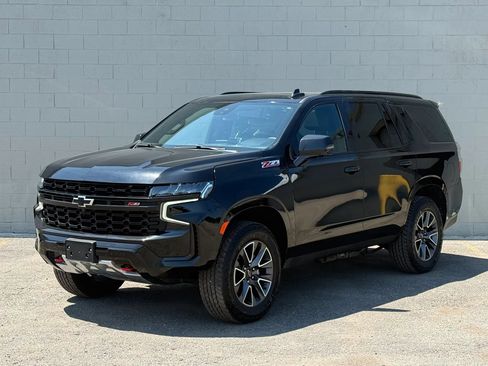 Used 2024 Chevrolet Tahoe Z71 w/ Luxury Package AWD/4WD image 2