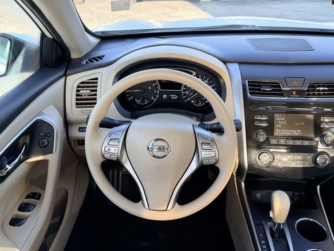 Used 2015 Nissan Altima 2.5 S w/ Sport Value Package image 14