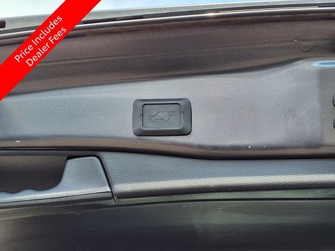 Used 2020 Toyota RAV4 XLE Premium FWD image 18