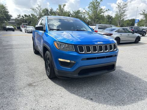 Used 2019 Jeep Compass Sport w/ Tech Group FWD image 8