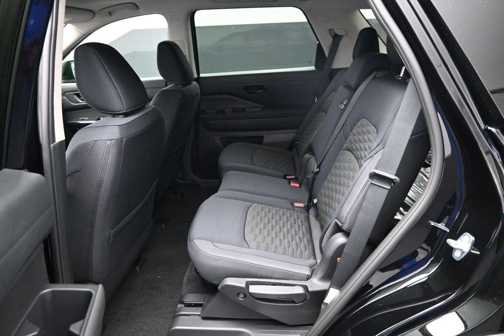 New 2026 Nissan Pathfinder SV w/ SV Premium Package FWD image 14