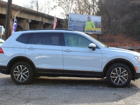 Used 2018 Volkswagen Tiguan SE image 9