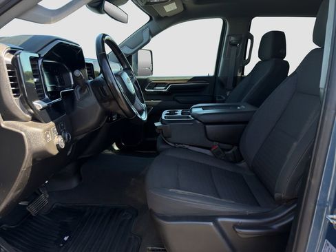 Used 2024 Chevrolet Silverado 2500 LT AWD/4WD image 9