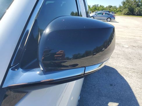 Used 2022 Jeep Grand Cherokee Limited w/ Luxury Tech Group II image 21