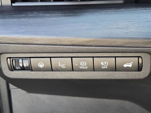 Used 2024 Nissan Ariya FWD image 27