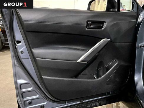 Used 2023 Toyota Corolla Cross LE w/ Moonroof Package image 22