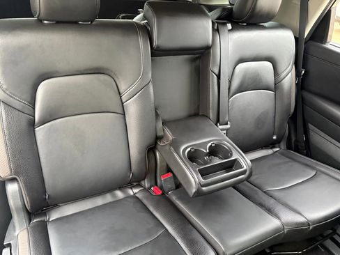 Certified 2025 Nissan Pathfinder SL image 36