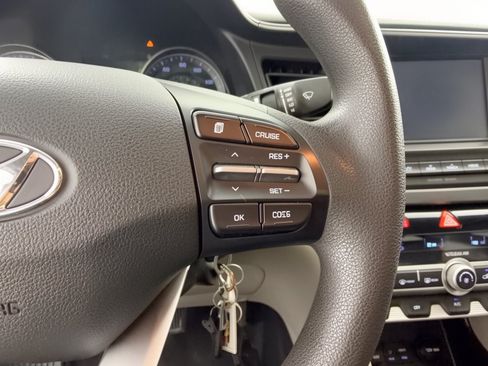 Used 2020 Hyundai Elantra SEL FWD image 19