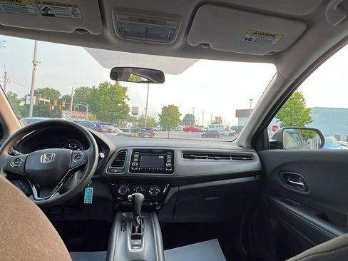 Used 2019 Honda HR-V LX image 19