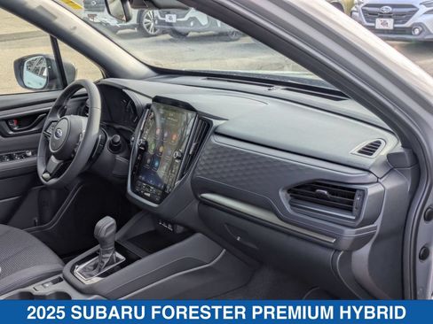 Used 2025 Subaru Forester Premium AWD/4WD image 37