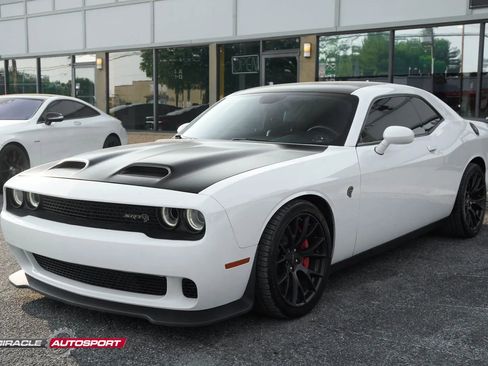 Used 2015 Dodge Challenger SRT Hellcat image 3