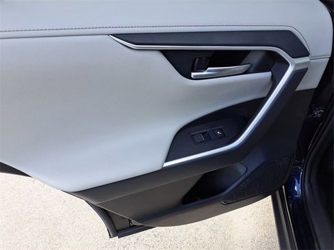 Used 2023 Toyota RAV4 Limited image 8