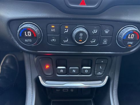 Used 2021 GMC Terrain SLT w/ Infotainment Package II AWD/4WD image 27