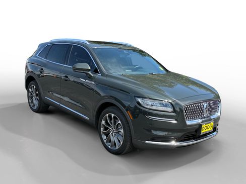 Used 2023 Lincoln Nautilus Reserve w/ Luxury Package AWD/4WD image 7