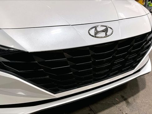 Used 2022 Hyundai Elantra SE image 30