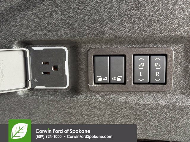 Used 2025 GMC Yukon Elevation AWD/4WD image 21