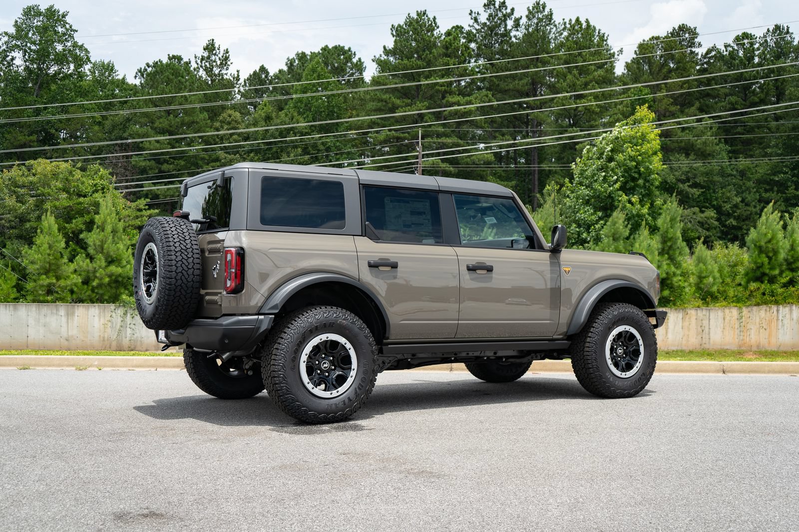 New 2026 Ford Bronco Badlands AWD/4WD image 18