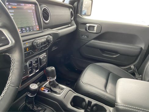 Used 2023 Jeep Wrangler Sahara w/ Cold Weather Group AWD/4WD image 34