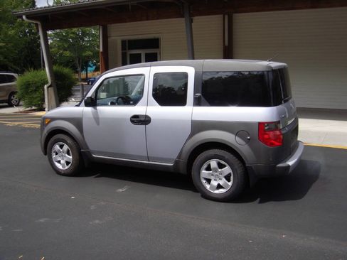 Used 2004 Honda Element EX image 8