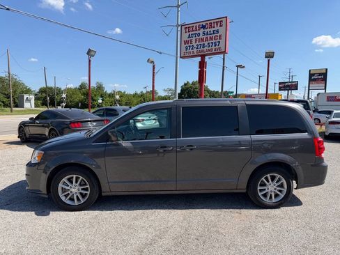 Used 2019 Dodge Grand Caravan SXT FWD image 4