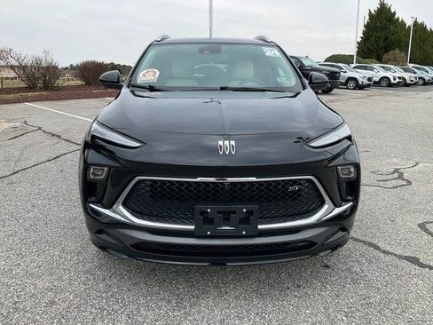 Used 2024 Buick Encore GX Sport Touring w/ Advanced Technology Package image 2