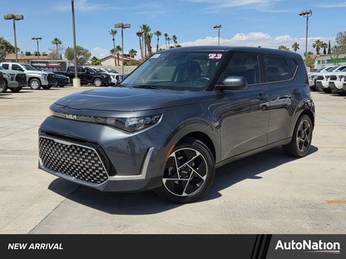Used 2023 Kia Soul EX FWD image 1