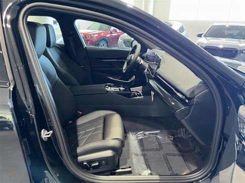 New 2026 BMW 530i w/ M Sport Package image 9