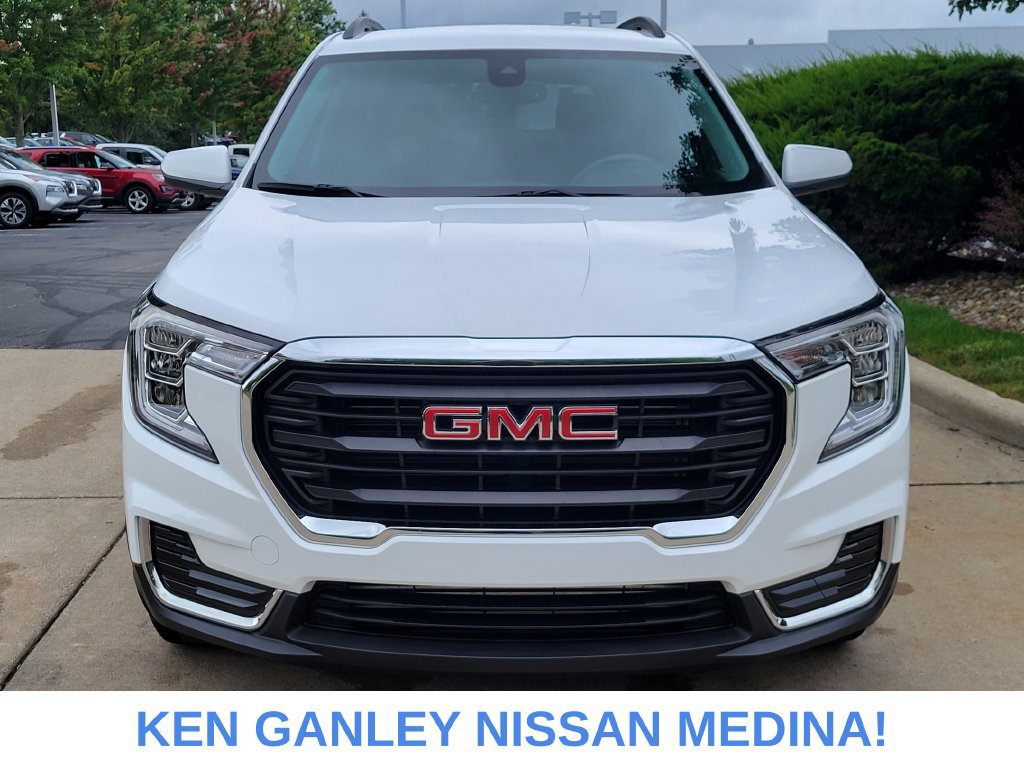 Used 2024 GMC Terrain SLE w/ Driver Convenience Package AWD/4WD image 8