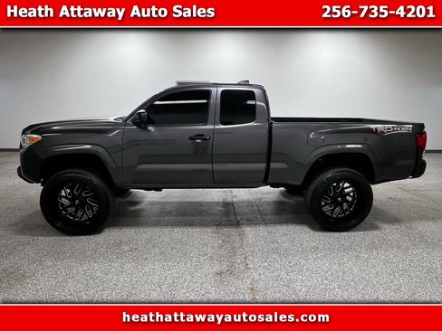 Used 2020 Toyota Tacoma SR image 1