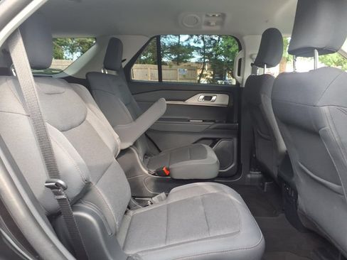 Used 2026 Ford Explorer Active AWD/4WD image 12