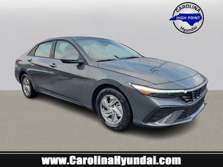 New 2025 Hyundai Elantra SE image 1