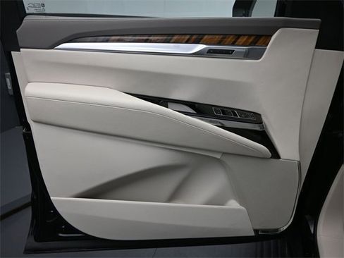 Certified 2025 Cadillac Escalade Premium Luxury Platinum w/ LPO, Floor Liner Package image 12