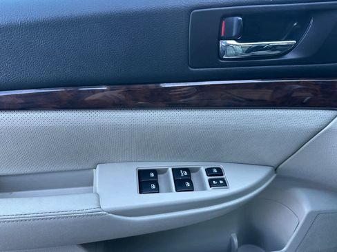 Used 2013 Subaru Legacy 2.5i Limited image 12