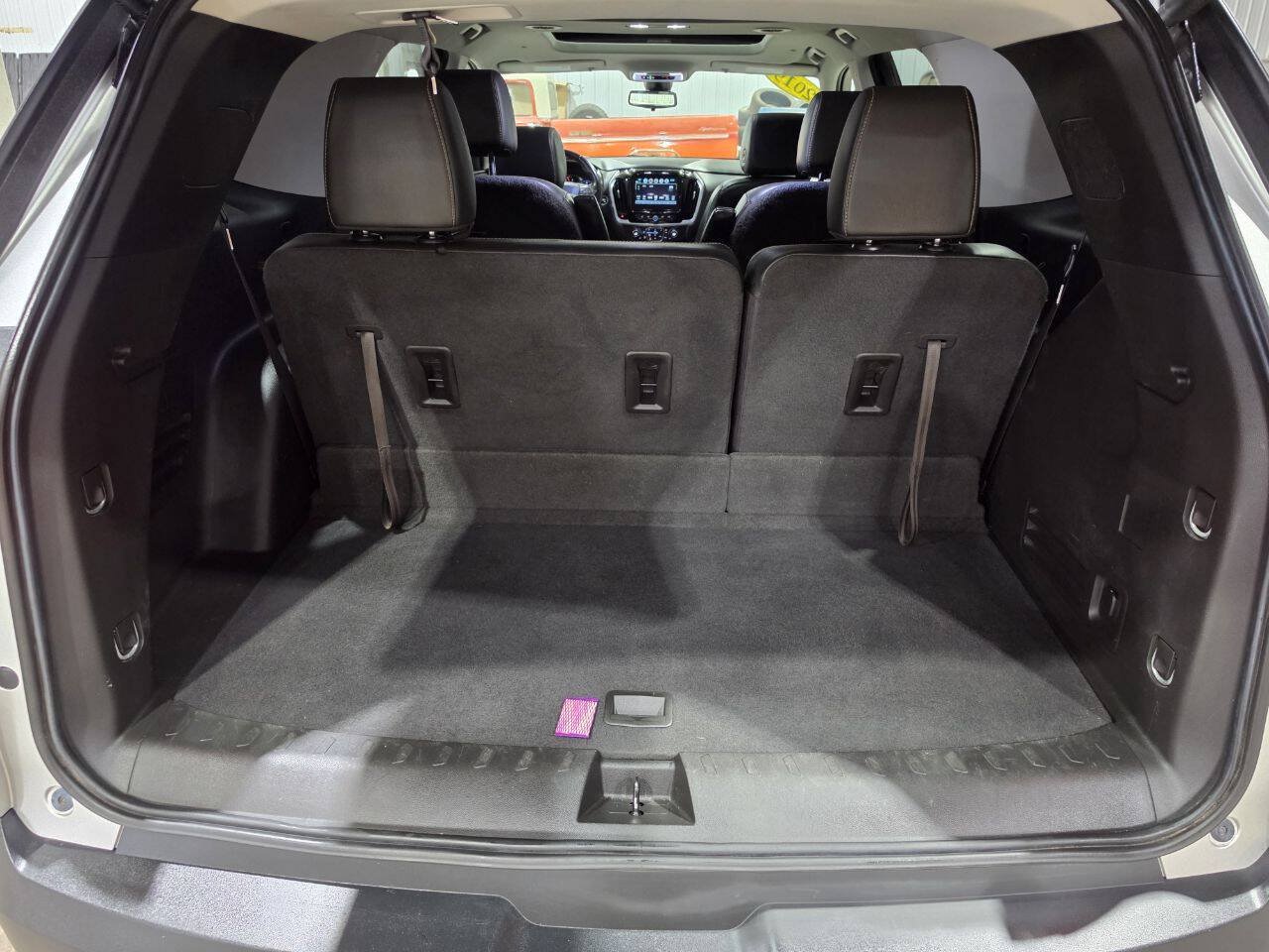 Used 2019 Chevrolet Traverse LT w/ LT Premium Package AWD/4WD image 30